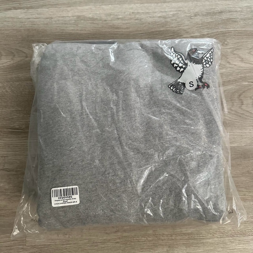 NWT Limited Release Grey Staple Pigeon Streetwear Hoodie, Size S - Picture 3 of 10